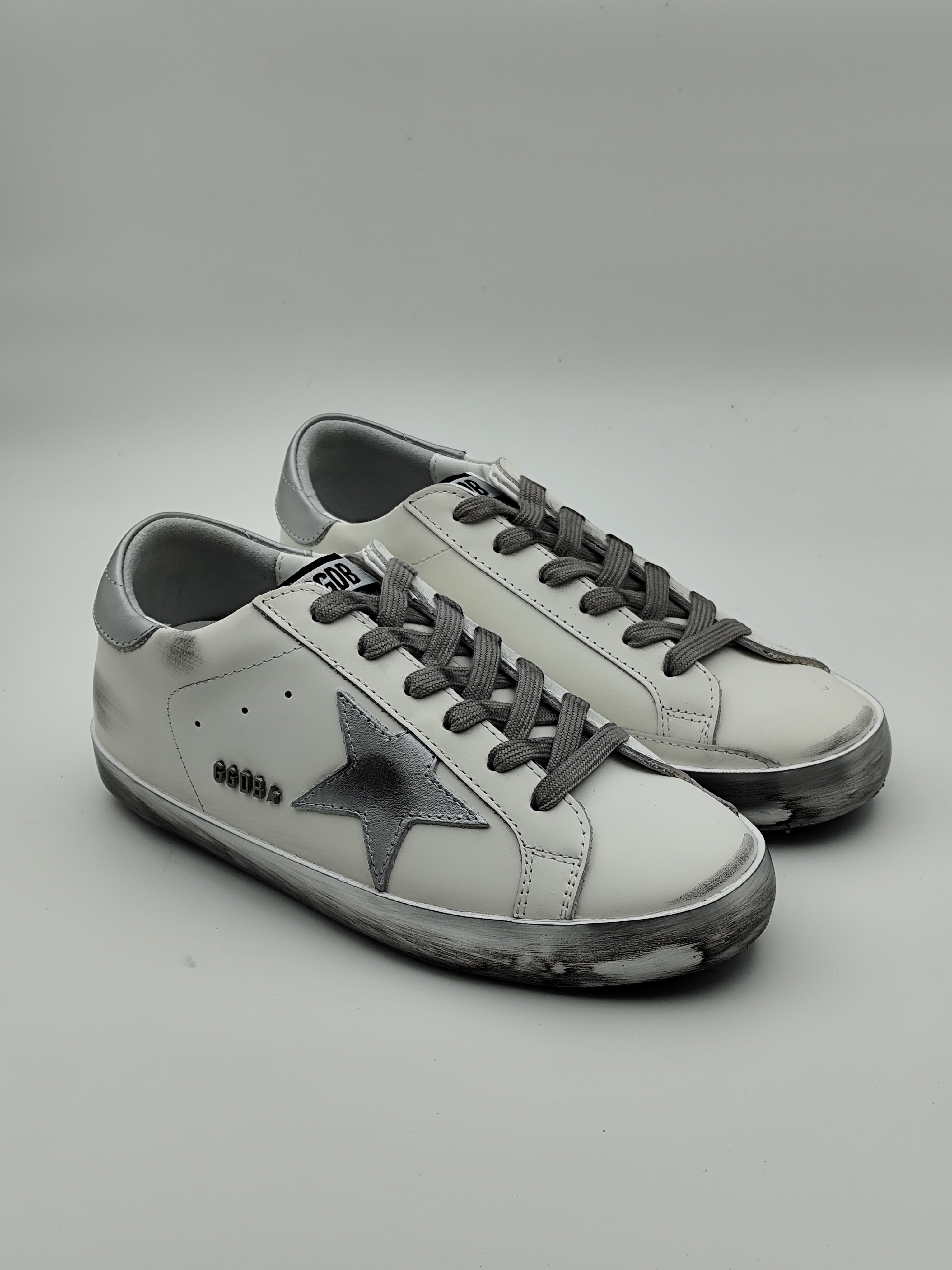 Golden Goose " Women's Metallic Superstar Leather Sneaker "