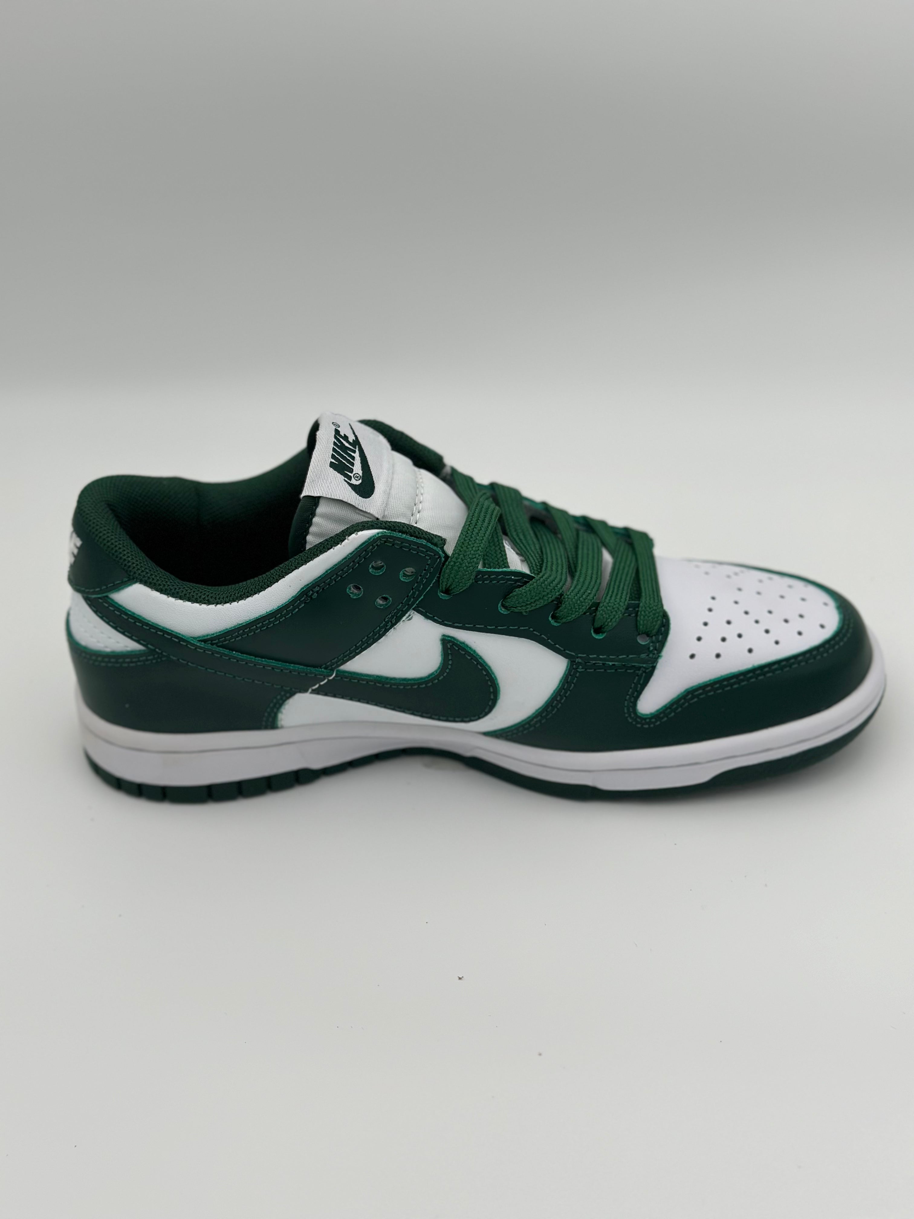 Nike Dunk Low "Michigan State"