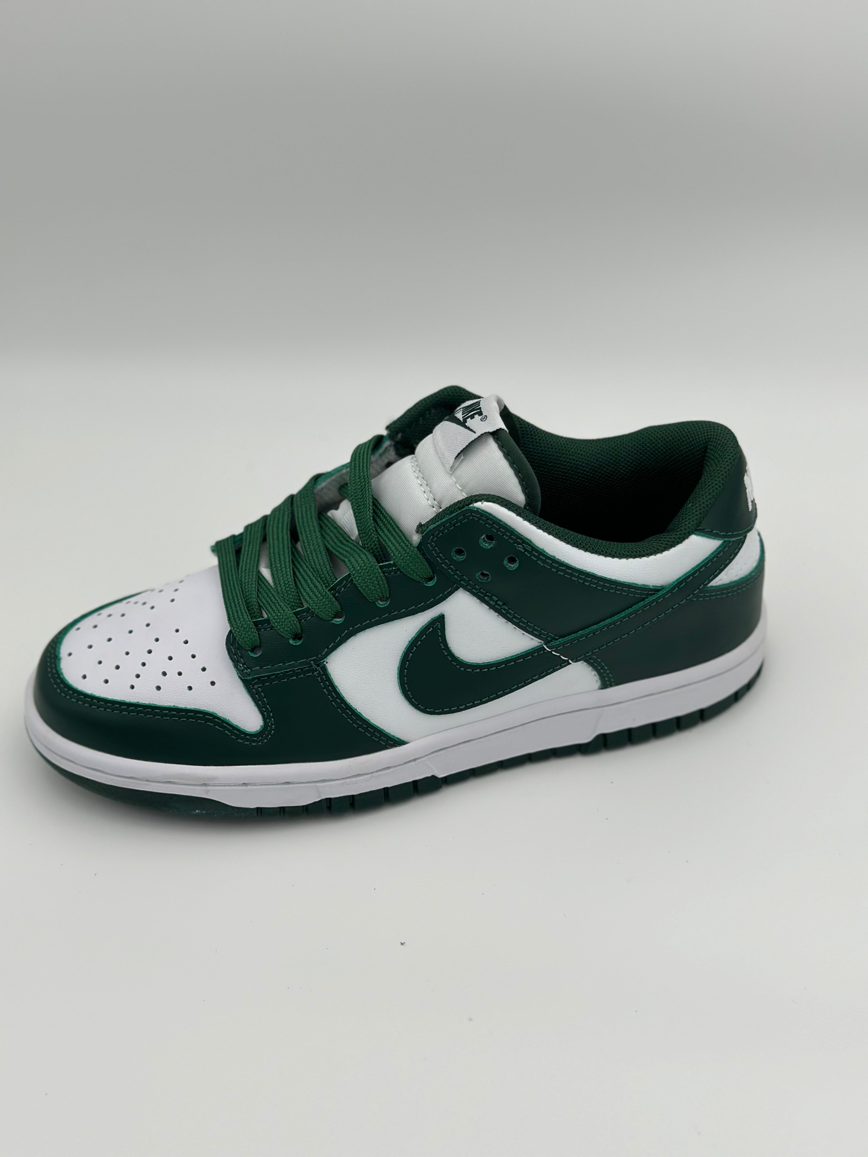 Nike Dunk Low "Michigan State"