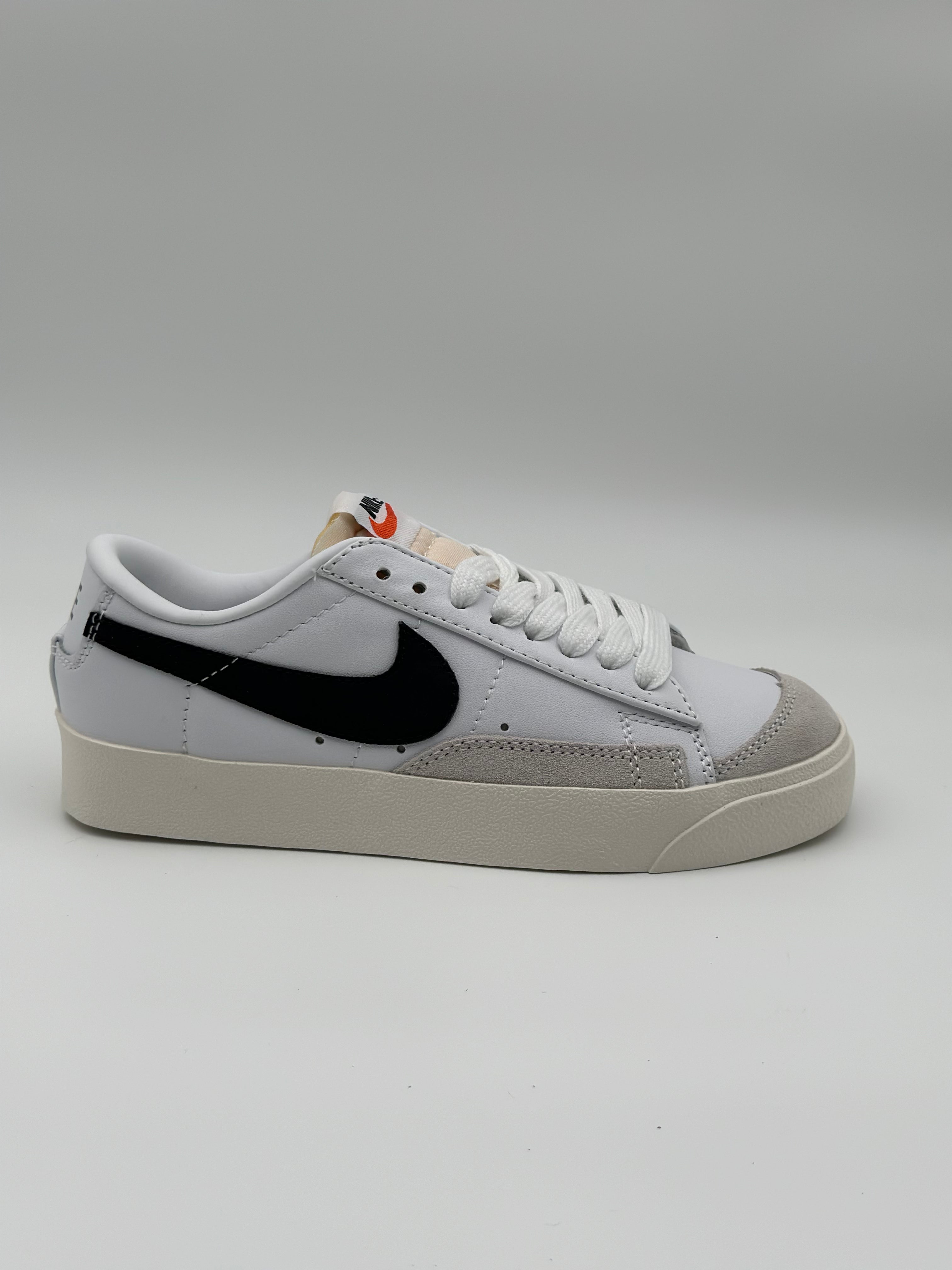 Nike Blazer Low "White Black"