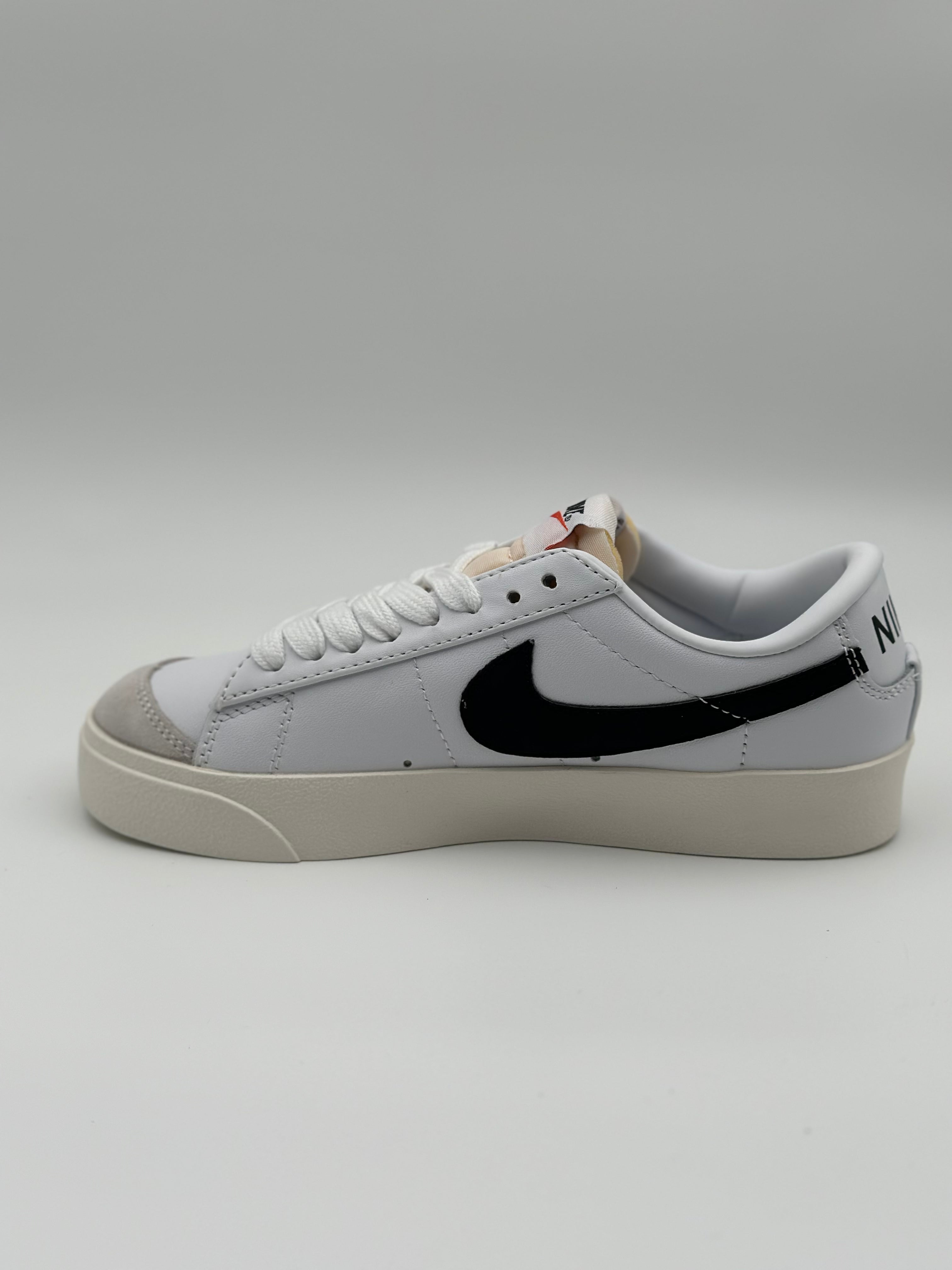 Nike Blazer Low "White Black"