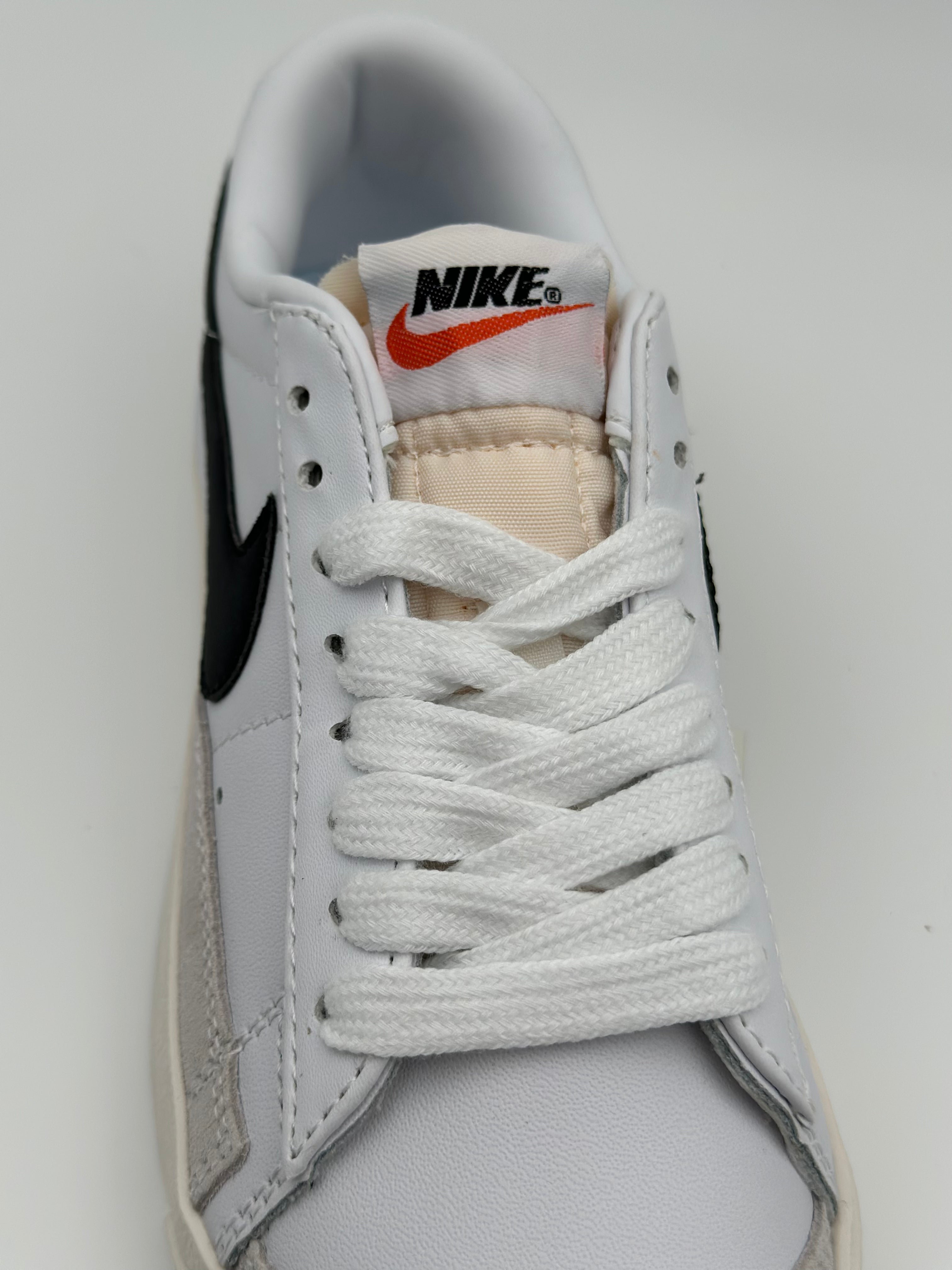 Nike Blazer Low "White Black"