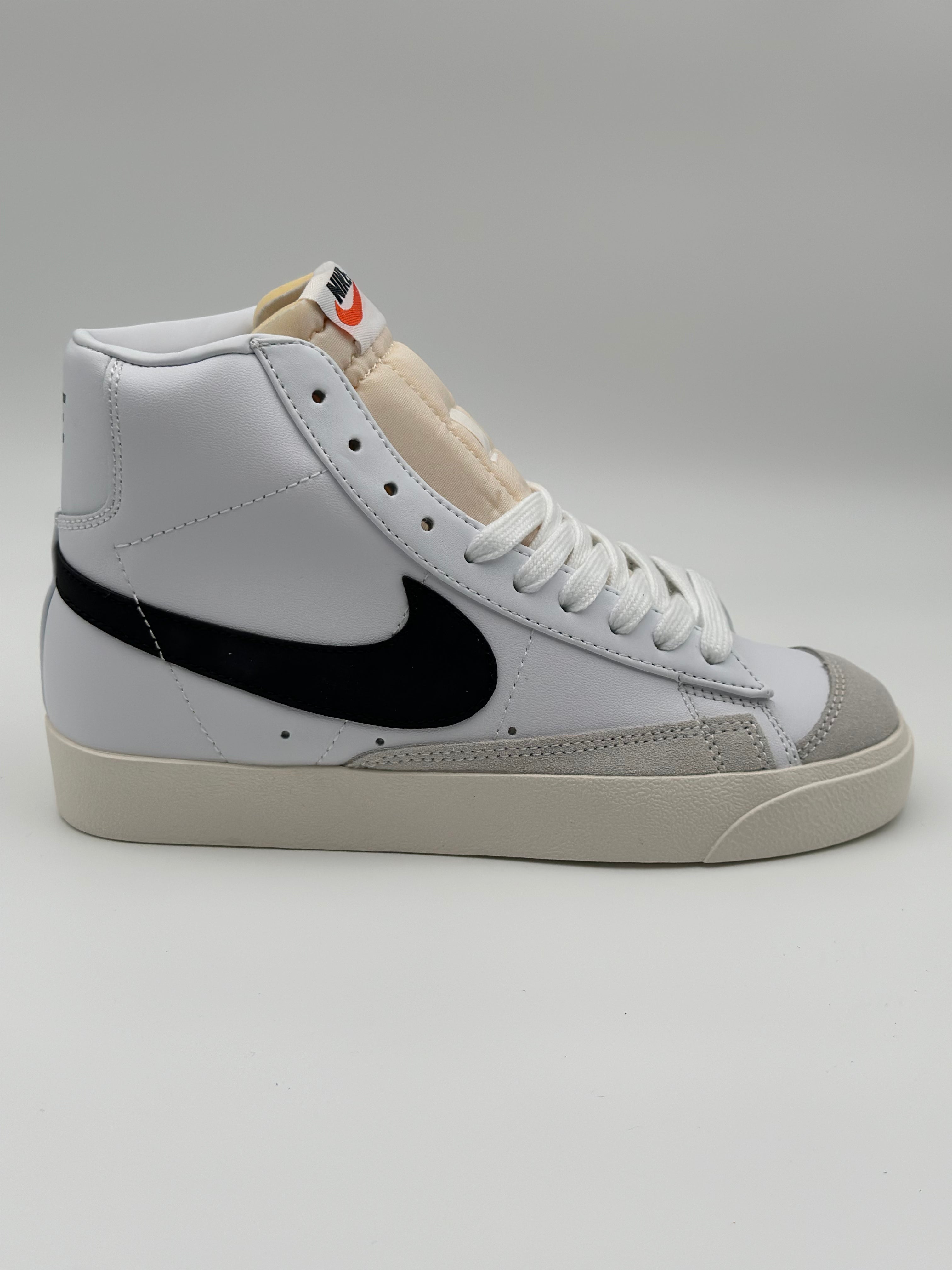 Nike Blazer Mid 77 "White Black"