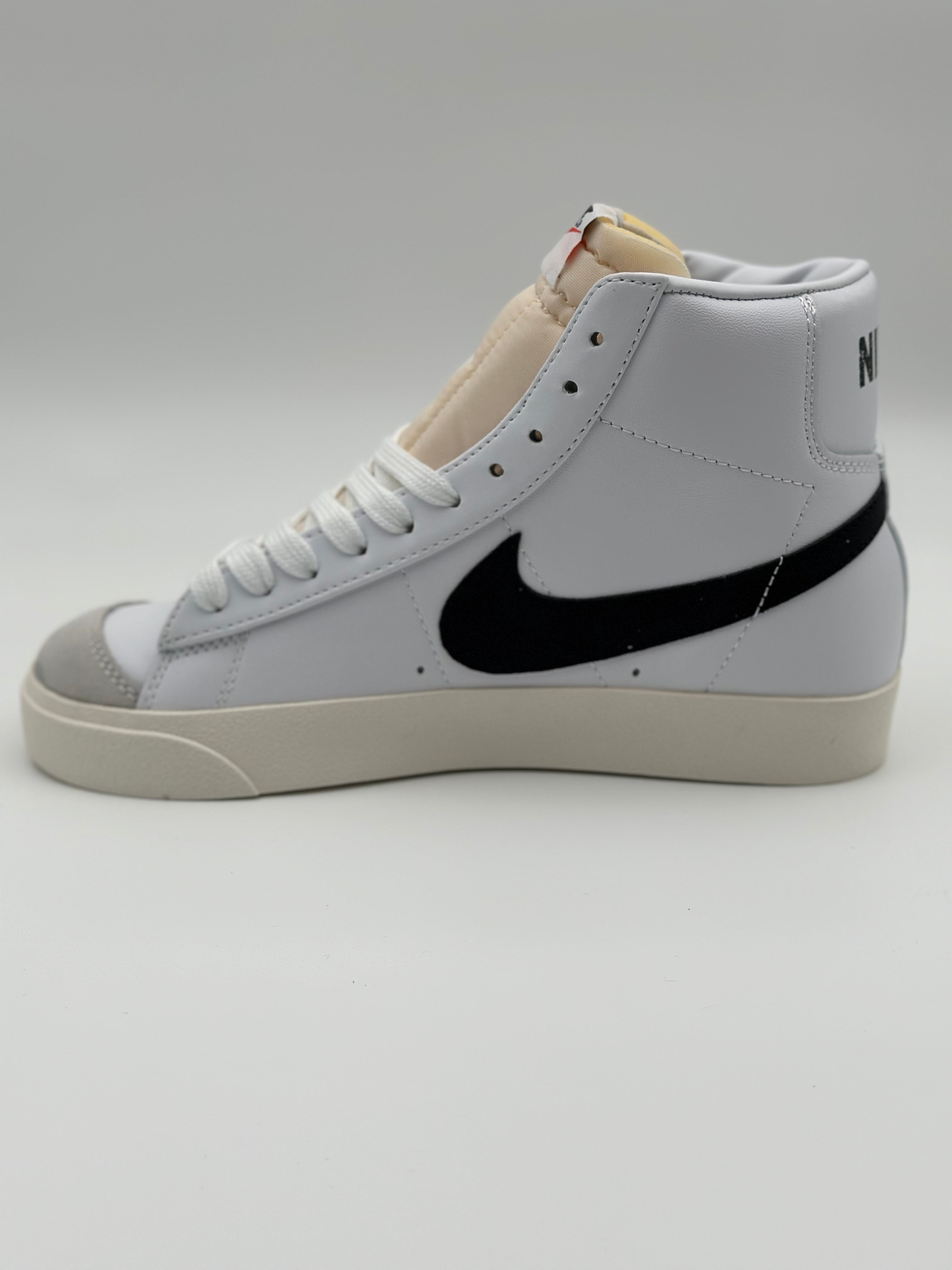 Nike Blazer Mid 77 "White Black"