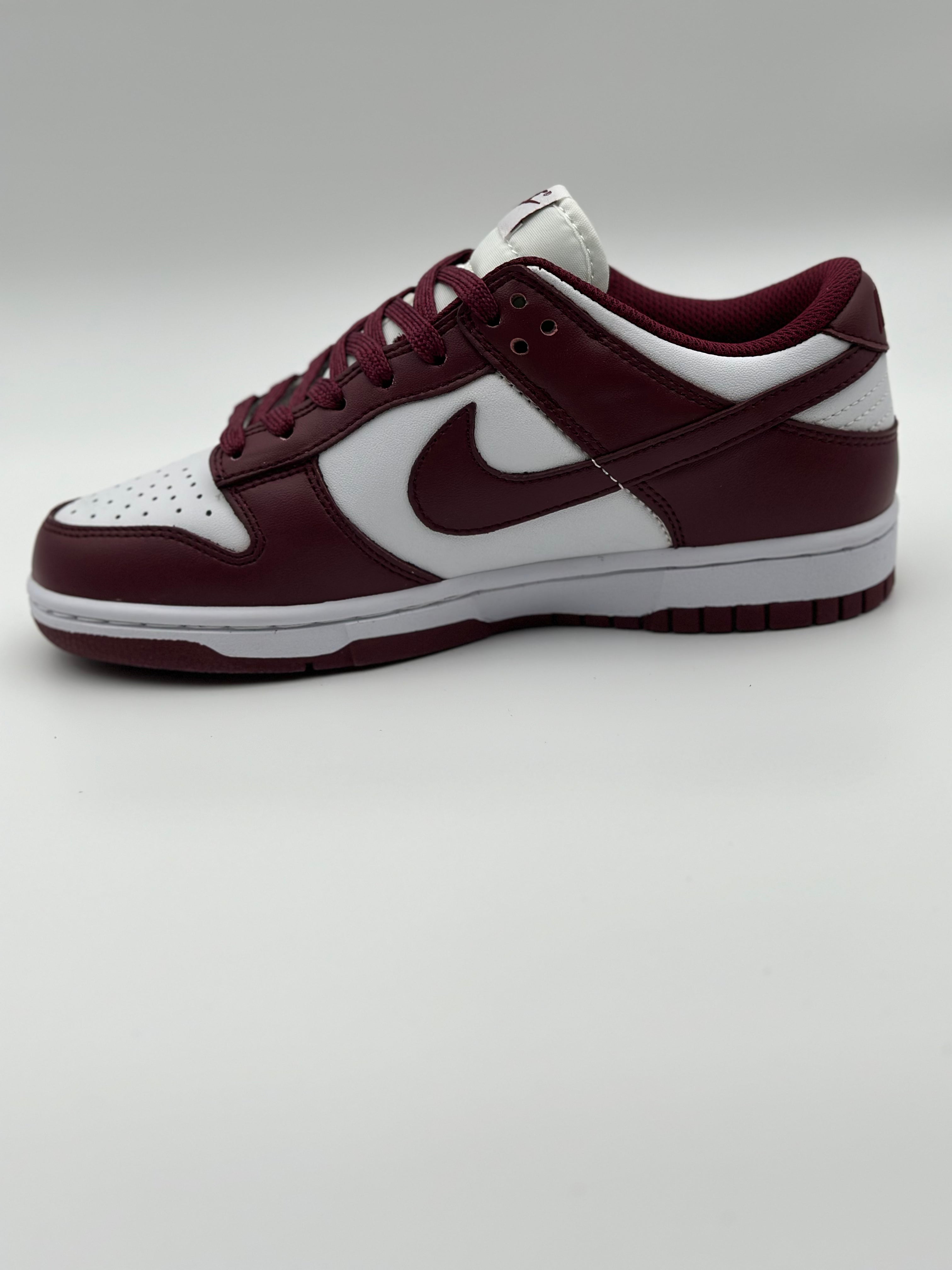 Nike Dunk Low "Bordeaux"