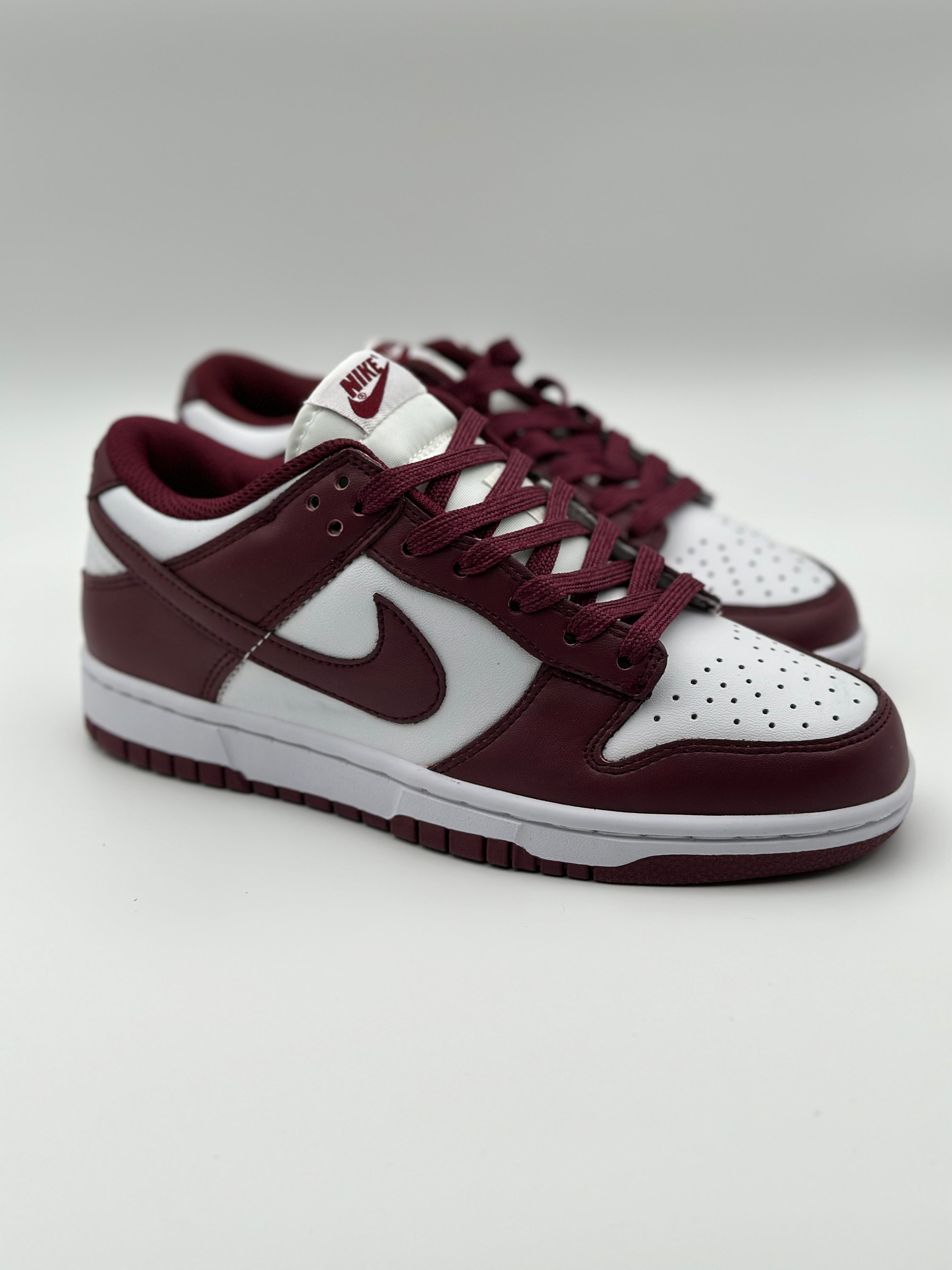 Nike Dunk Low "Bordeaux"