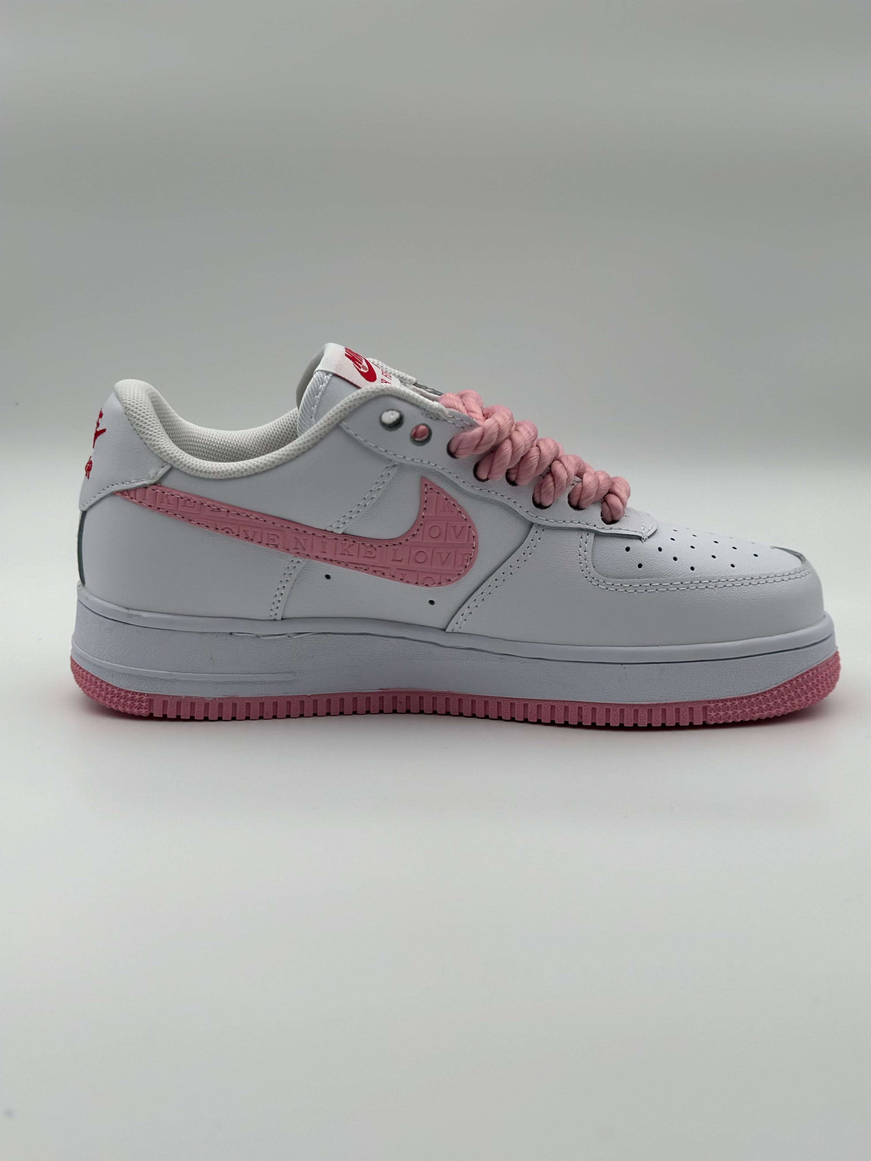 Nike Air Force 1 "Valentine's"