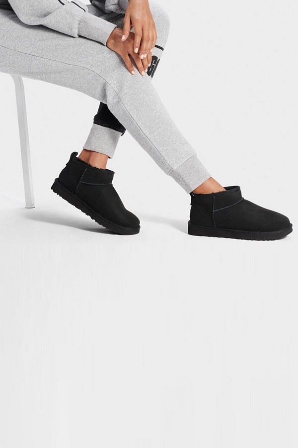 UGG Classic Ultra Mini "Black"